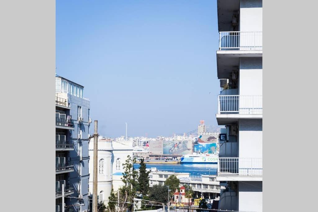 Neoclassical Apartment With 3 Bedrooms In Pireo Esterno foto