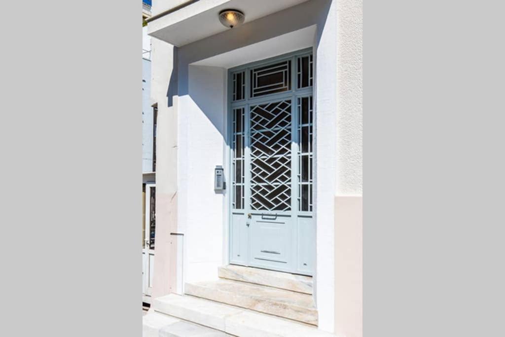 Neoclassical Apartment With 3 Bedrooms In Pireo Esterno foto
